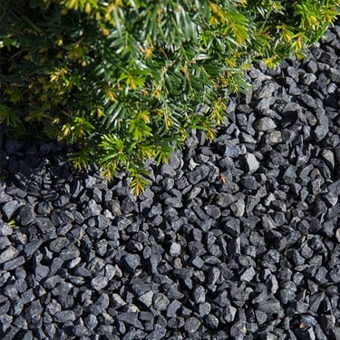 Basalt split 8 - 11mm aangelegd