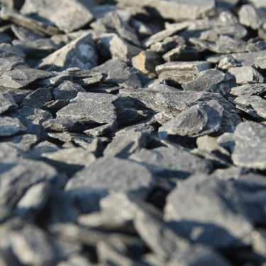 Canadian Slate zwart 15 - 30mm close 