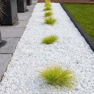 Crystal white split aangelegde siertuin
