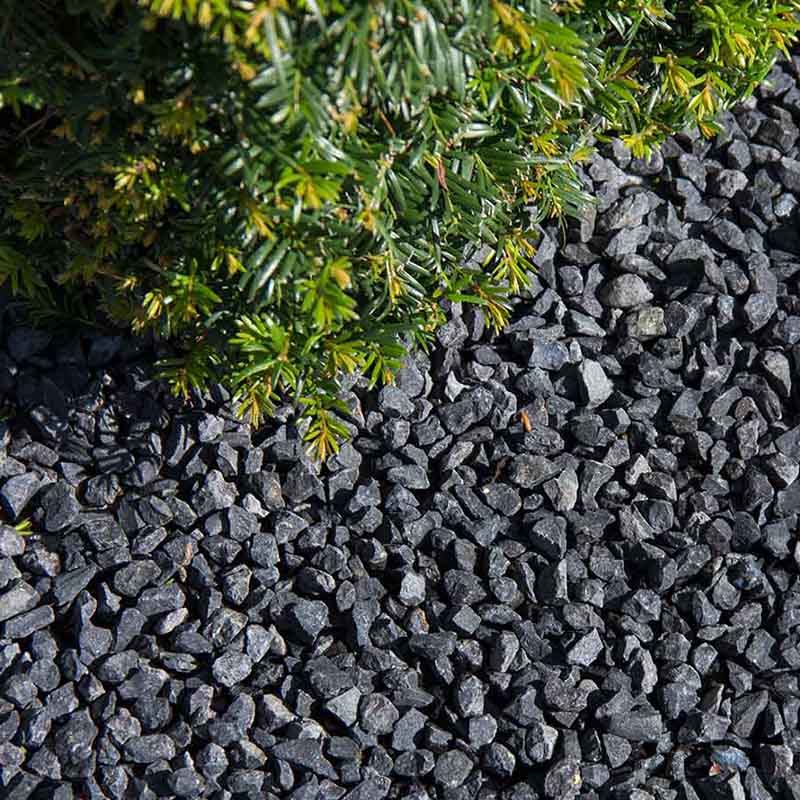 Basalt split 8 - 11mm aangelegd