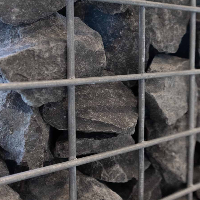Basalt breuksteen 50 - 80mm (5 - 8cm) aangelegd in korf