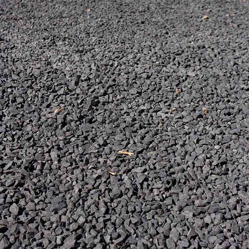 Basalt split 16 - 32mm aangelegd