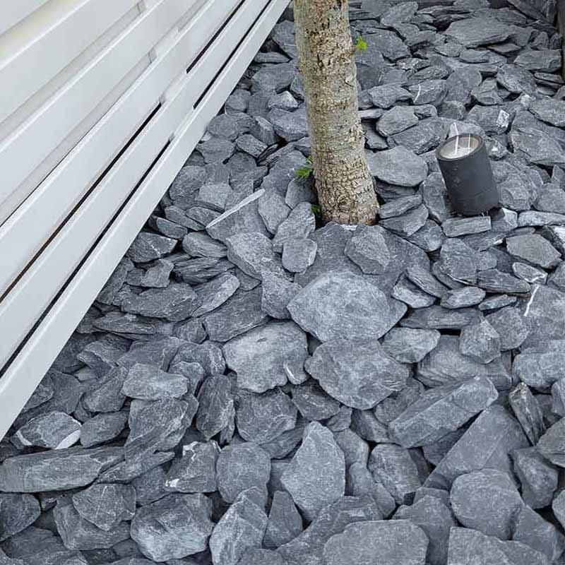 Canadian Slate zwart breuksteen 60 - 180 (6 - 18cm) aangelegd