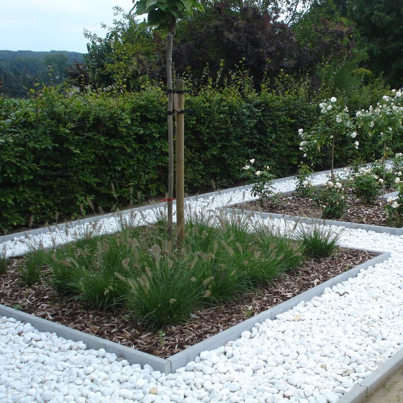 Crystal white grind 40 - 60mm aangelegd