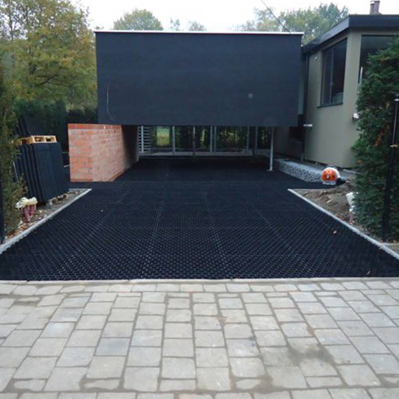 Easygravel 3XL splitplaat zwart aangelegd
