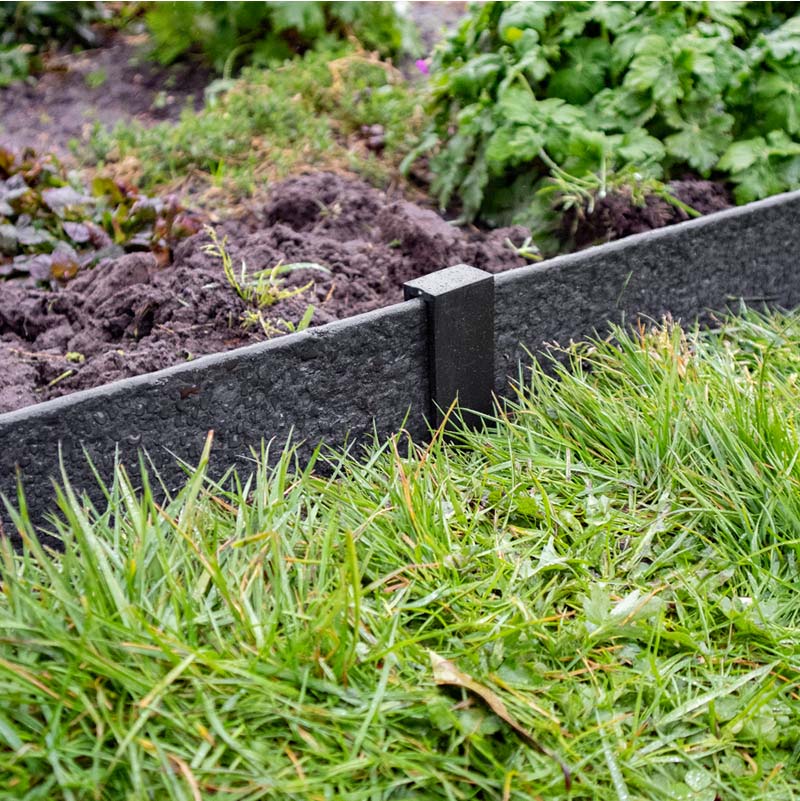 Multi-Edge ECO paaltjes zwart aangelegd, met montage tussen 2 delen (zichtbaar)