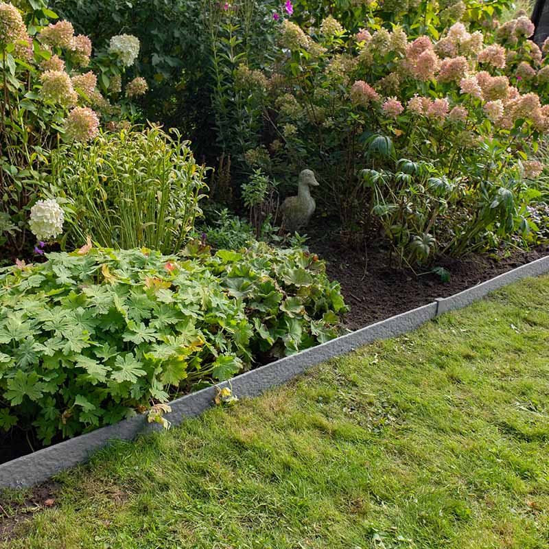Multi-Edge ECO Recht Grijs 2m 14cm hoogte aangelegd