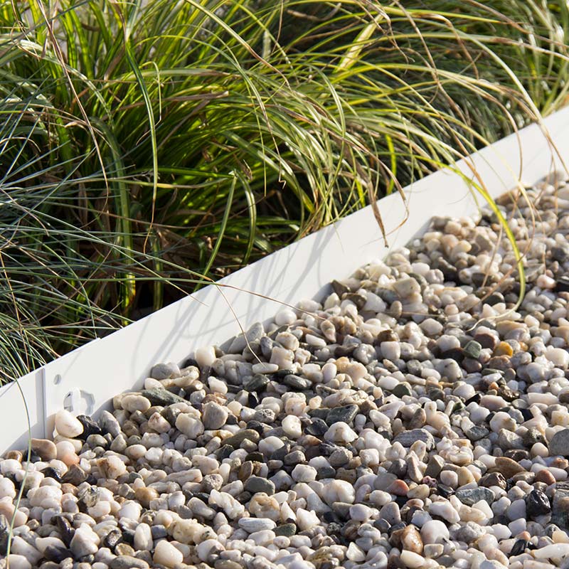 Witte grind aangelegd met een multi-edge afboording