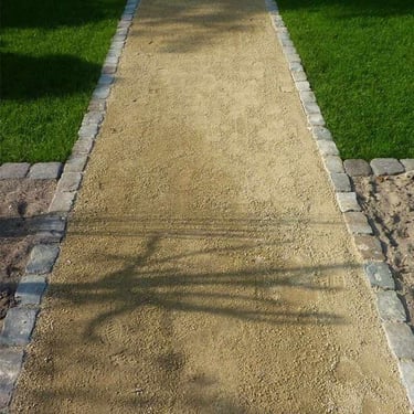 Dolomiet aangelegde tuin
