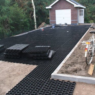 Easygravel 3XL splitplaat zwart aangelegd