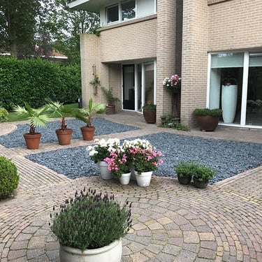 Flat Pebbles zwart 30 – 60mm aangelegde siertuin 