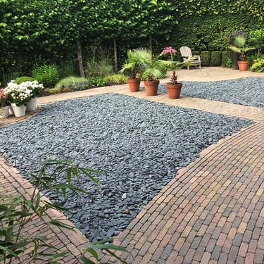 Flat Pebbles zwart 30 – 60mm aangelegde siertuin 