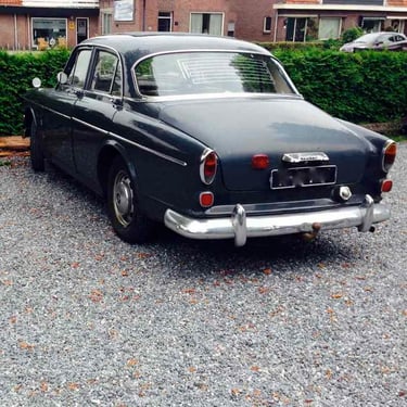 Nordic grey grind parkeerplaats