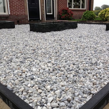 Easygravel 3XL splitplaten wit aangelegd