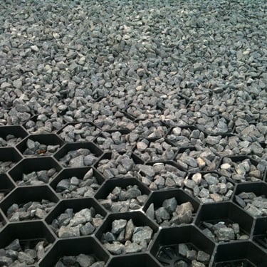 Easygravel 3XL splitplaat zwart aangelegd